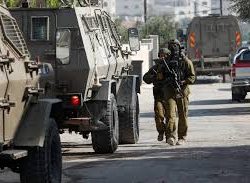 350 مشاركاً في مسيرة للتوعية بسرطان الثدي بمناسبة الشهر الوردي