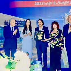 أمير تبوك يستقبل المواطنين في اللقاء الأسبوعي