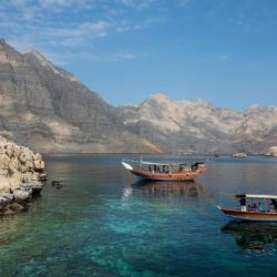 نائب امير الشرقية يستقبل مدير عام التعليم بالمنطقة