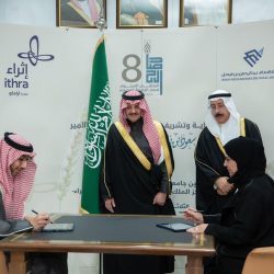 في لقاء نظمه “أدبي مكة” عن “ذاكرة الأدب”..     السالمي يتغزّل في “الطائف”.. وخلود تستغرب قلّة الروايات عنها