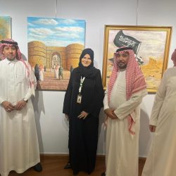 سفير دولة قطر بالقاهره يفتتح معرض “سوالف” للفنانة التشكيلية القطرية وفيقة سلطان