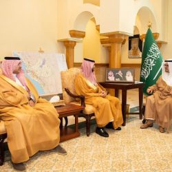 نائب أمير منطقة مكة يطّلع على الخطط المستقبلية لجامعة المؤسس.