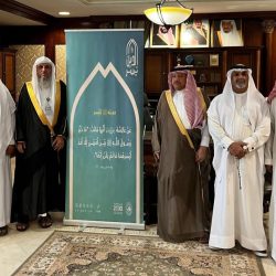 أمير الشرقية يستقبل مدير عام المركز الإقليمي للجودة والتميز في التعليم