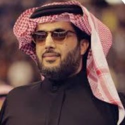 ناشئة الشارقة يبدعون في صناعة الطاولات بمختبر المهارات