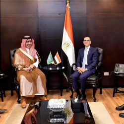 أمير الشرقية يستقبل المدير التنفيذي لفرع الهيئة العامة للغذاء والدواء بالمنطقة
