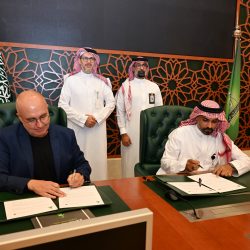 أعضاء شورى شباب الشارقة يتعرفون على مسيرة العمل البرلماني في مملكة البحرين