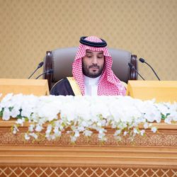 *رئيس مجلس القيادة يقلد رئيس البرلمان العربي وسام الوحدة من الدرجة الأولى*