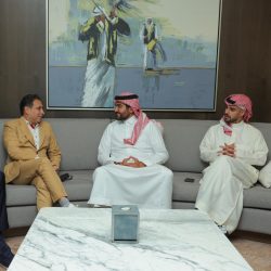 الكاتب الصحفي بكر هذال في أمسية الإعلام الجديد والأدب بصالون المهرة 