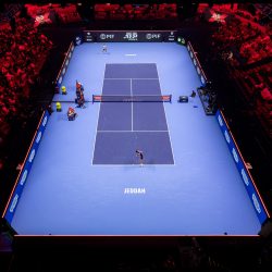 عبدالله هزازي يحتفل بتوقيع كتابه “عشرون فكرة ملهمة” بمعرض جدة الدولي للكتاب