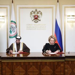 رئيس قطاع الإعلام والاتصال يجتمع مع رئيس المجلس الأعلى لتنظيم الإعلام 