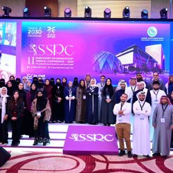 المؤتمر العربي التاسع للمحاماة يكرم جمال أحمد كمال ومنحه درع التميز