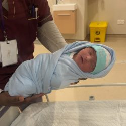 توزيع «45» سلال غذائية للمعتنقين..   فلبيني يُشهر اسلامه في مكتب دعوي «أبو عريش»