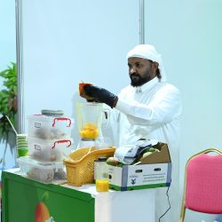 وزير الخارجية المصري يُجري اتصالين هاتفيين مع نظيريه العُماني والإيراني   