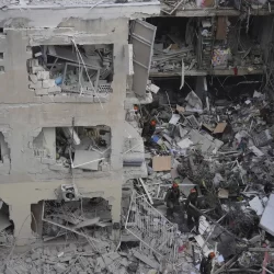 الجيش الإسرائيلي يطلب من الإيرانيين إخلاء المناطق القريبة من «منشآت أسلحة»