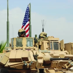 بعد الهجوم الإيراني.. ترامب وقيادات البنتاجون في غرفة العمليات