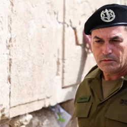 ترمب ينفي اعتزام واشنطن عقد صفقة نووية مع إيران بقيمة 30 مليار دولار