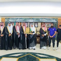 محافظ القطيف يستقبل مدير مكتب البيئة والمياه والزراعة