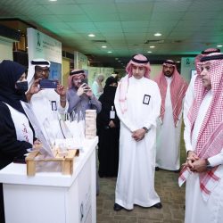 رئيس جامعة الإمام عبدالرحمن بن فيصل يفتتح المعرضين التعليميين الخامس والسادس بكلية الشريعة والقانون