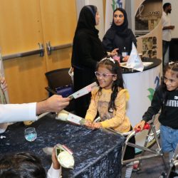 سمو أمير المنطقة الشرقية يعزي سعد العتيبي في وفاة والده 