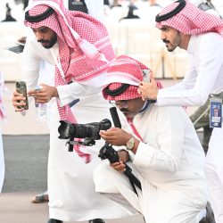 أمير المنطقة الشرقية يدشّن مشاريع تنموية في الأحساء ويطلق مهرجان التمور