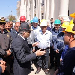 سفير الإمارات يقدم واجب العزاء في المهندس المصري المتوفي في حبشان 