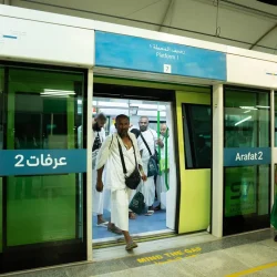وزارة الحج والعمرة تدعو ضيوف الرحمن إلى البقاء في مخيماتهم بعرفات حتى 4 عصرًا حفاظًا على سلامتهم