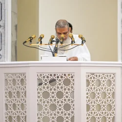 توافد ضيوف الرحمن إلى مسجد نمرة للاستماع إلى خطبة عرفة وأداء صلاتي الظهر والعصر