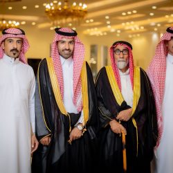 المستشار الإعلامي علي القرني يُنهي دورة فن البروتوكول الدولي والإتيكيت