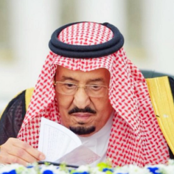 خادم الحرمين الشريفين يرأس جلسة مجلس الوزراء في جدة