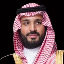 أمير منطقة تبوك ونائبه يؤديان صلاة الميت على الشيخ جزاع بن كريم العطيات