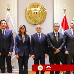خادم الحرمين الشريفين يرأس جلسة مجلس الوزراء في جدة