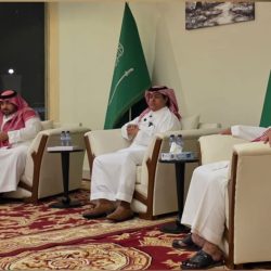 وسط مراسم استقبال رسمية.. سمو ولي العهد يصل إلى قصر الإنفاليد في العاصمة الفرنسية باريس