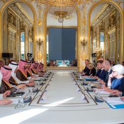 سمو ولي العهد يلتقي الرئيس الفرنسي ويعقدان اجتماعًا ثنائيًا ويرأسان اجتماع مجلس الشراكة الإستراتيجي ويشهدان تبادل عددٍ من الاتفاقيات ومذكرات التفاهم