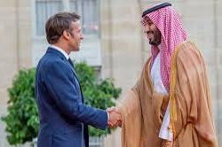 عاجل:رئيس وزراء فرنسا يستقبل ولي العهد السعودي في متحف الجيش الفرنسي