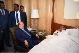 الرئيس عبدربه منصور هادي يزور رئيس الوزراء ويطمئن على صحته