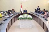 منصور يعقد اجتماعاً موسعاً بالقيادات التنفيذية ومدراء المكاتب الخدمية بمحافظة ابين