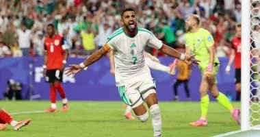 دراما المونديال: تعادل جنوني بين الجزائر والنمسا (3-3) يطير بهما معاً إلى دور الـ32