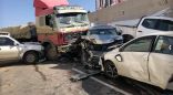 تصادم عدة مركبات يخلف أربع إصابات مقابل مستشفى الأمير منصور