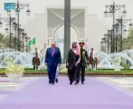 سمو ولي العهد يستقبل رئيس الولايات المتحدة الأمريكية في الديوان الملكي بقصر اليمامة ويقيم مأدبة غداء رسمية تكريمًا لفخامته