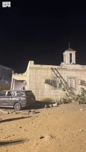 الدفاع المدني: سقوط مقذوف في محافظة الطوال بمنطقة جازان نتج عنه إصابتان وأضرار مادية في مسجد وعدد من المباني والمركبات