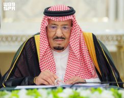 #خادم_الحرمين_الشريفين يرأس جلسة #مجلس_الوزراء في جدة.