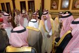 أمير عسير يتلقى التعازي في وفاة الأمير منصور بن مقرن ومرافقيه   