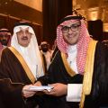 الكاتب الصحفي “سلمان العيد” يهدي مؤلفاته لسمو أمير المنطقة الشرقية