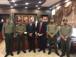 مدير جوازات منطقة عسير يبحث مع سفير جمهورية أفغانستان أوضاع الجالية الأفغانية مدير جوازات منطقة عسير يبحث مع سفير جمهورية أفغانستان أوضاع الجالية الأفغانية