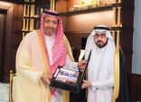 أمير الباحة يتسلم تقريراً مفصلاً عن أنشطة المعهد العلمي بالباحة