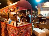 «شباب المخواة » يقدمون الوجبات الطازجة وشاهي الجمر