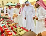 مدير عام سوق عكاظ يشارك أهالي الباحة في الفعاليات المصاحبة للسوق