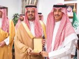 نائب أمير منطقة مكة المكرمة صاحب السمو الملكي الأمير سعود بن مشعل بن عبدالعزيز يكرم 19 طالباً وطالبة من تعليم المنطقة لتحقيقهم جوائز محلية وعالمية