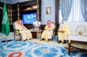 سمو الأمير حسام بن سعود يطلع على سير العمل في جائرة الباحة للإبداع والتميز