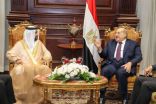 خلال لقائه رئيس مجلس الشيوخ المصري:*  *رئيس البرلمان العربي يثمن التجربة البرلمانية المصرية ودور مصر برئاسة السيسي في دعم القضايا العربية